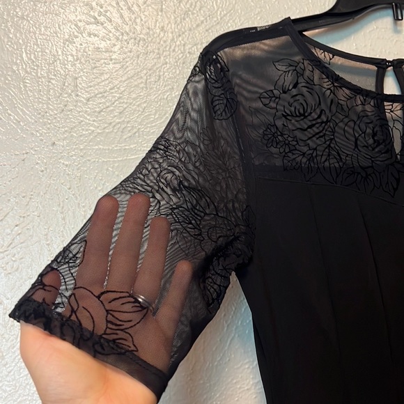 Monteau Black Lace Half Sleeve Dress Size PM - Picture 3 of 10